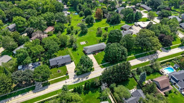 20 N 1st Avenue, Iowa City, IA 52245