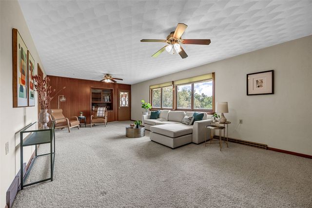 20 N 1st Avenue, Iowa City, IA 52245