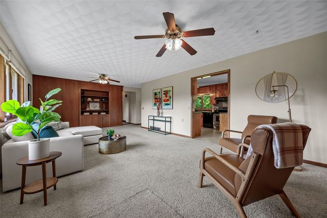 20 N 1st Avenue, Iowa City, IA 52245