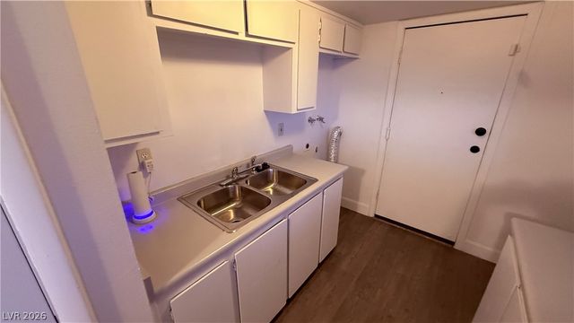 1407 Dorothy Avenue 3, Las Vegas, NV 89119