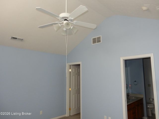 263 Woodlake Dr, Mt Washington, KY 40047