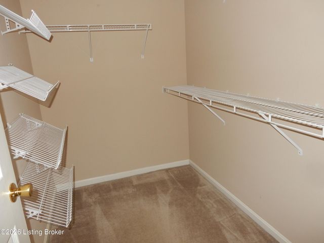 263 Woodlake Dr, Mt Washington, KY 40047