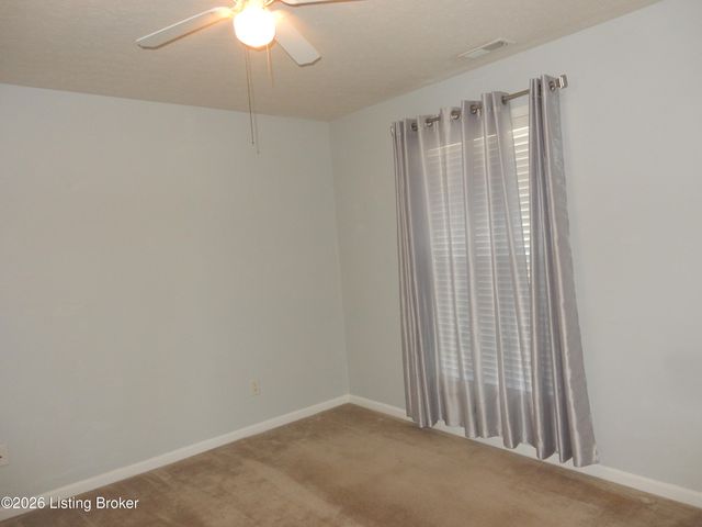 263 Woodlake Dr, Mt Washington, KY 40047