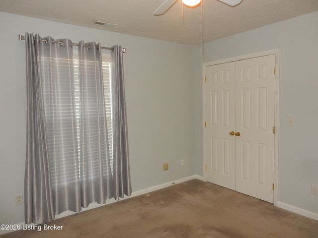 263 Woodlake Dr, Mt Washington, KY 40047