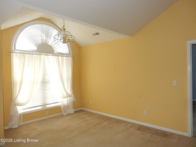 263 Woodlake Dr, Mt Washington, KY 40047