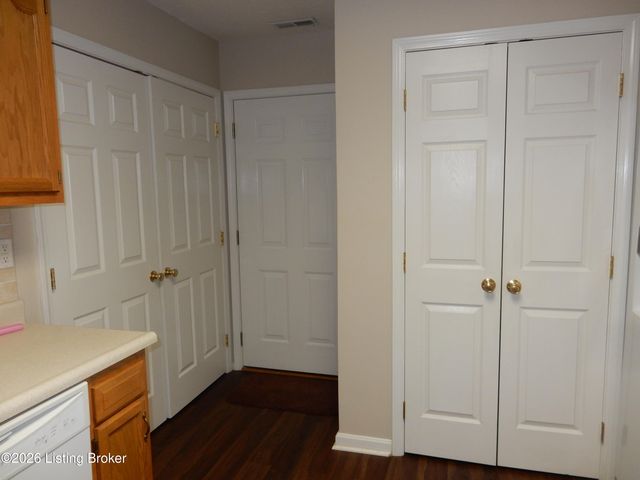 263 Woodlake Dr, Mt Washington, KY 40047