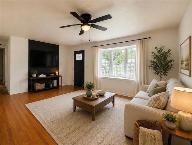 205 Hostetter Street, Buckner, MO 64016