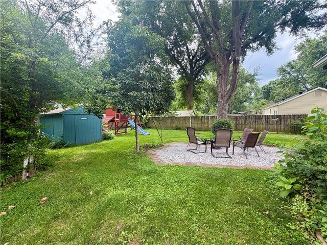 205 Hostetter Street, Buckner, MO 64016