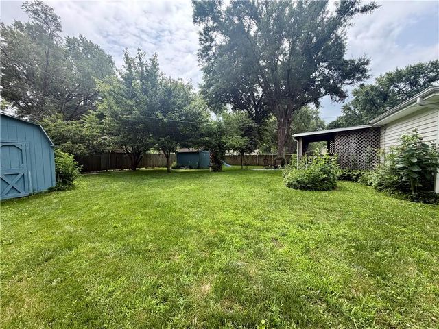 205 Hostetter Street, Buckner, MO 64016