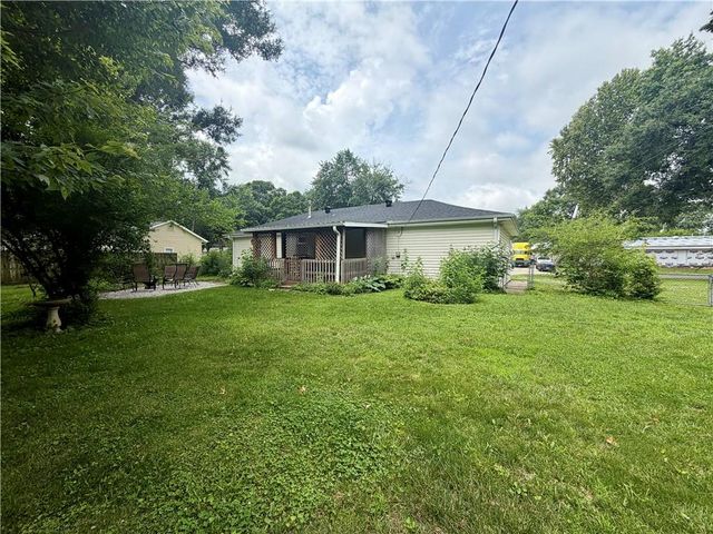 205 Hostetter Street, Buckner, MO 64016