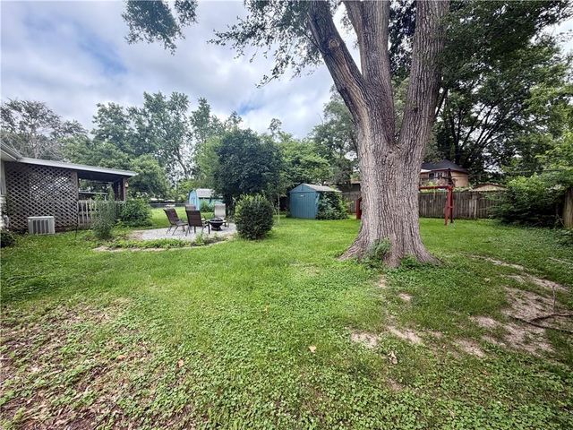 205 Hostetter Street, Buckner, MO 64016