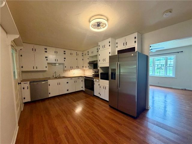 205 Hostetter Street, Buckner, MO 64016