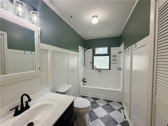 205 Hostetter Street, Buckner, MO 64016