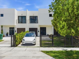 3266 SW 25th Ter 3266, Miami, FL 33133