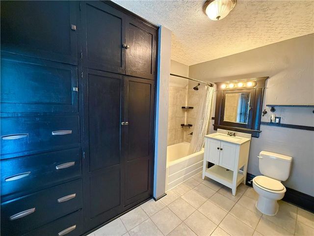 541 W 2ND Street, Maryville, MO 64468