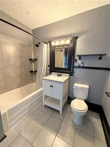 541 W 2ND Street, Maryville, MO 64468