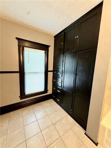 541 W 2ND Street, Maryville, MO 64468