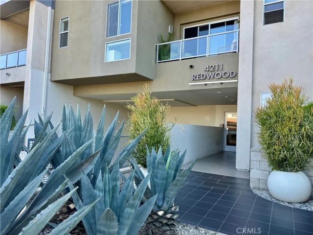 4211 Redwood Avenue 408, Los Angeles, CA 90066