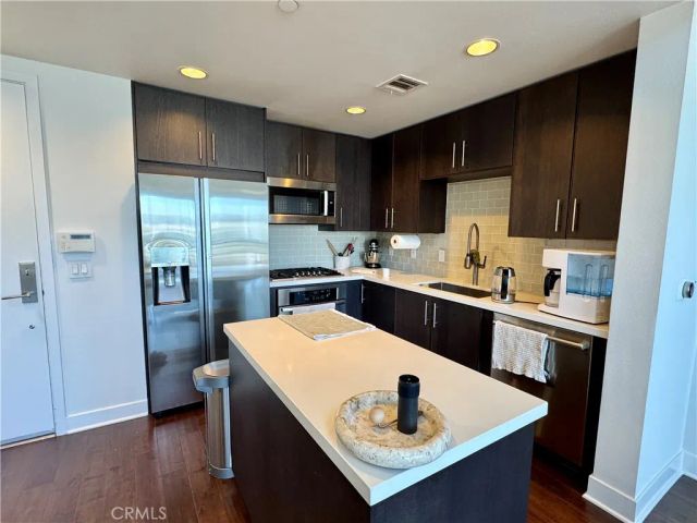 4211 Redwood Avenue 408, Los Angeles, CA 90066