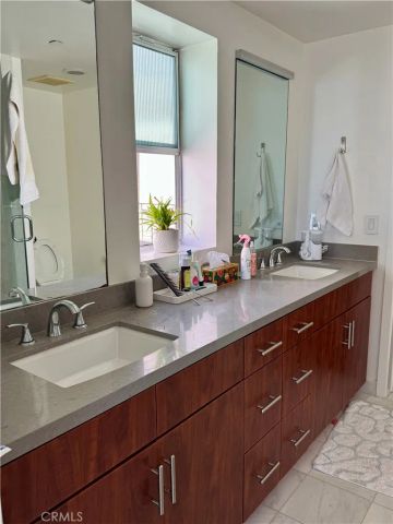4211 Redwood Avenue 408, Los Angeles, CA 90066