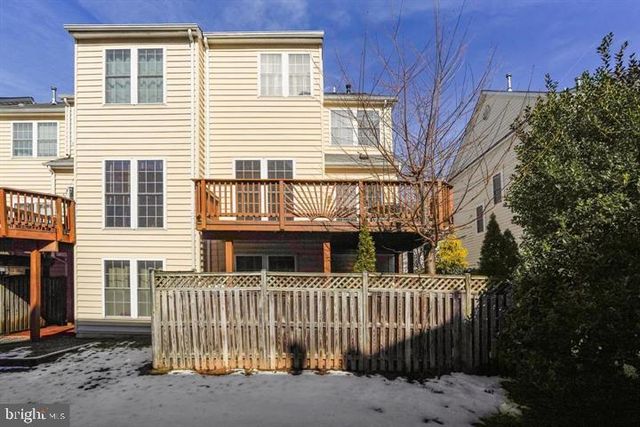 4040 FAIRFAX CENTER HUNT TRL, Fairfax, VA 22030