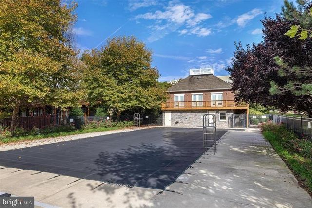 4040 FAIRFAX CENTER HUNT TRL, Fairfax, VA 22030