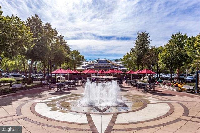 4040 FAIRFAX CENTER HUNT TRL, Fairfax, VA 22030