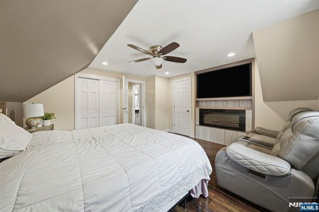 52 Barbara Drive, Pompton Lakes, NJ 07442