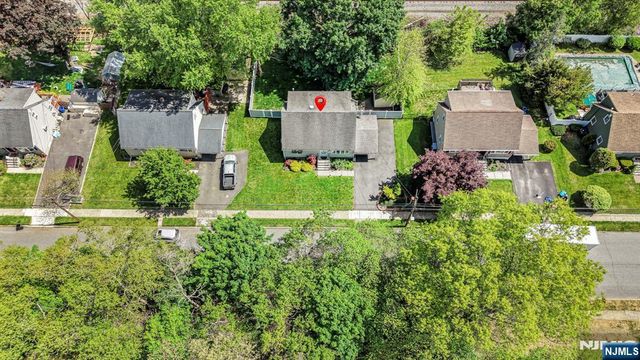 52 Barbara Drive, Pompton Lakes, NJ 07442