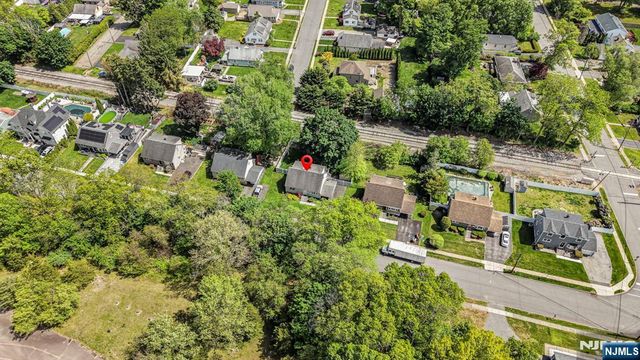 52 Barbara Drive, Pompton Lakes, NJ 07442