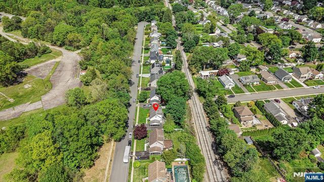 52 Barbara Drive, Pompton Lakes, NJ 07442