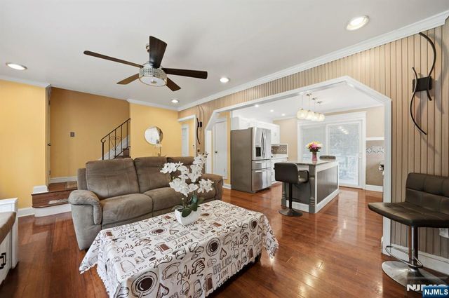 52 Barbara Drive, Pompton Lakes, NJ 07442