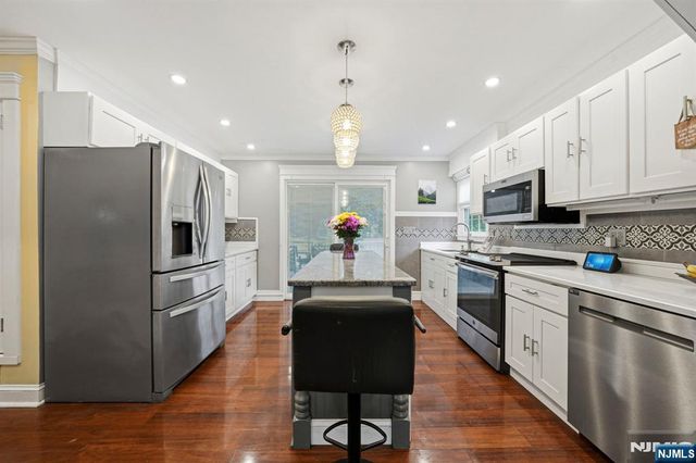 52 Barbara Drive, Pompton Lakes, NJ 07442