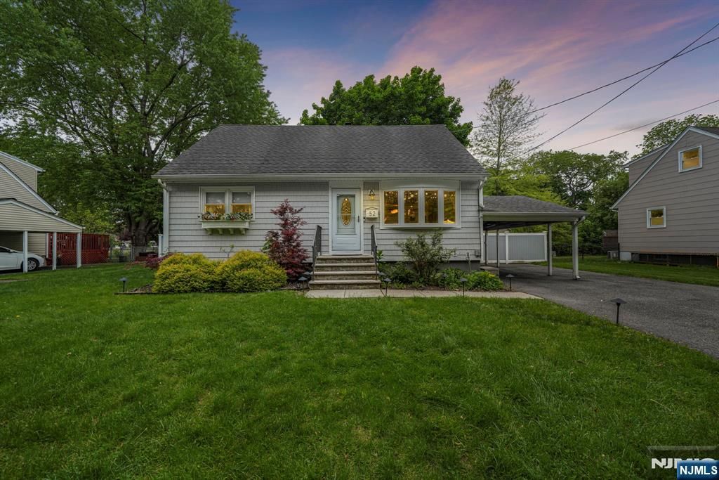 52 Barbara Drive, Pompton Lakes, NJ 07442