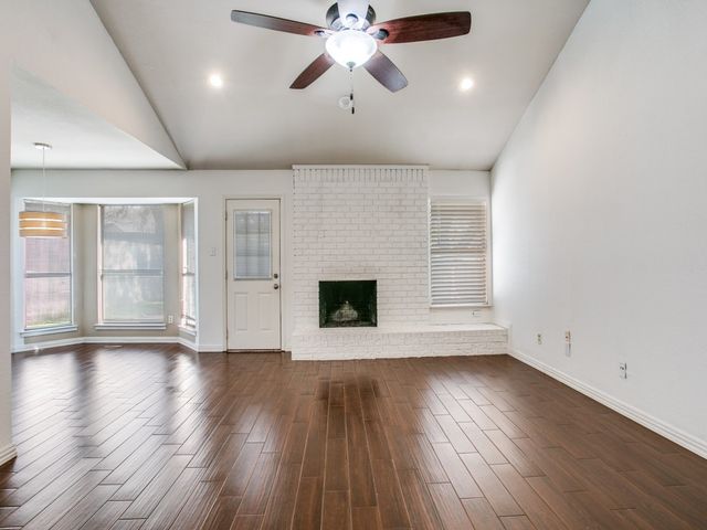 209 Ginger Lane, Euless, TX 76039