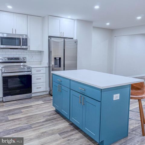 10321 HAMPSHIRE GREEN AVE, Fairfax, VA 22032