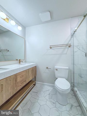 10321 HAMPSHIRE GREEN AVE, Fairfax, VA 22032