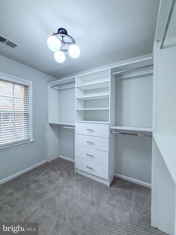 10321 HAMPSHIRE GREEN AVE, Fairfax, VA 22032