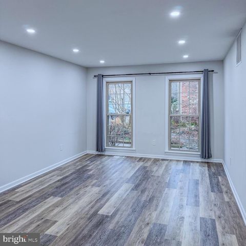 10321 HAMPSHIRE GREEN AVE, Fairfax, VA 22032