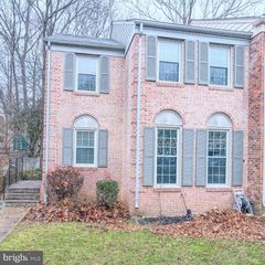 10321 HAMPSHIRE GREEN AVE, Fairfax, VA 22032