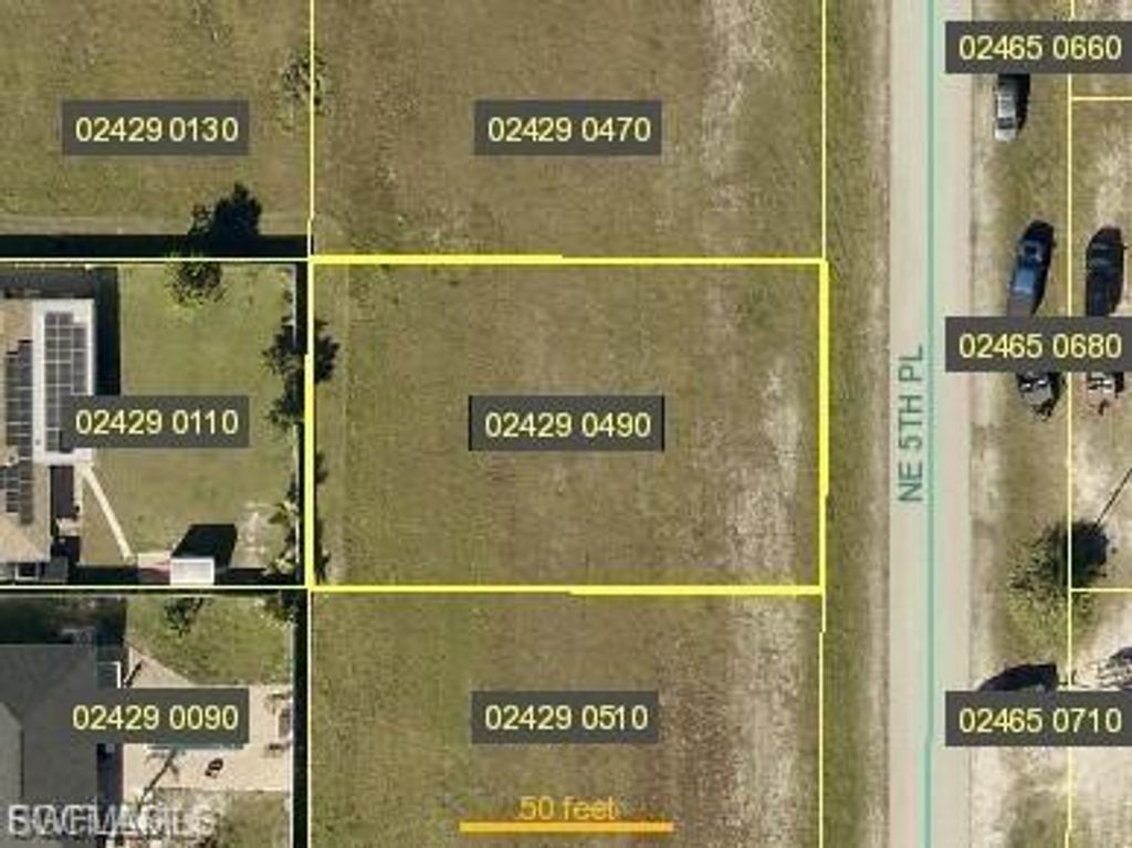 Image 1 of property listing at 1136 NE 5th PL, Cape Coral, FL 33909