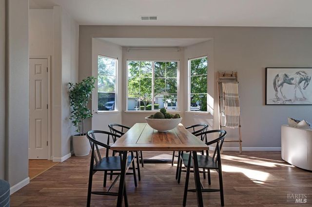 956 Allen St, Petaluma, CA 94954