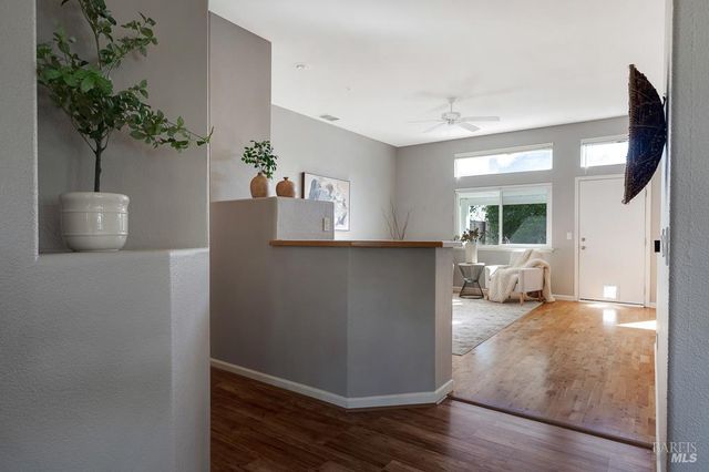 956 Allen St, Petaluma, CA 94954