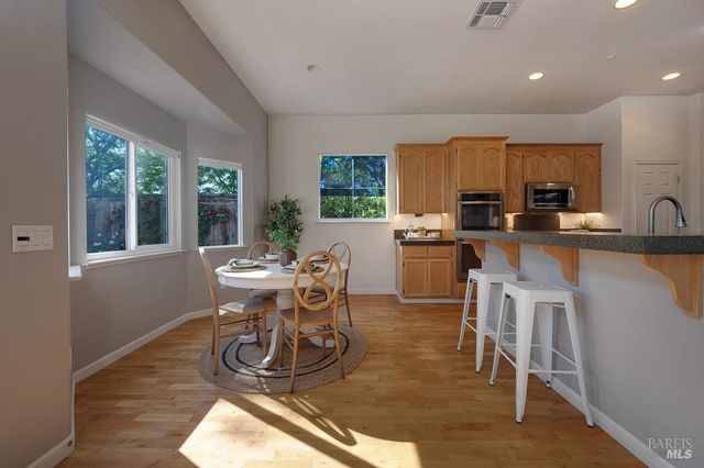 956 Allen St, Petaluma, CA 94954