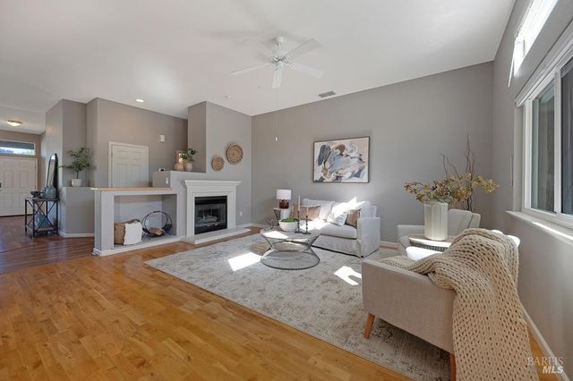 956 Allen St, Petaluma, CA 94954