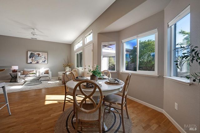 956 Allen St, Petaluma, CA 94954