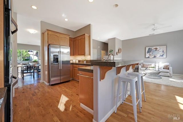 956 Allen St, Petaluma, CA 94954