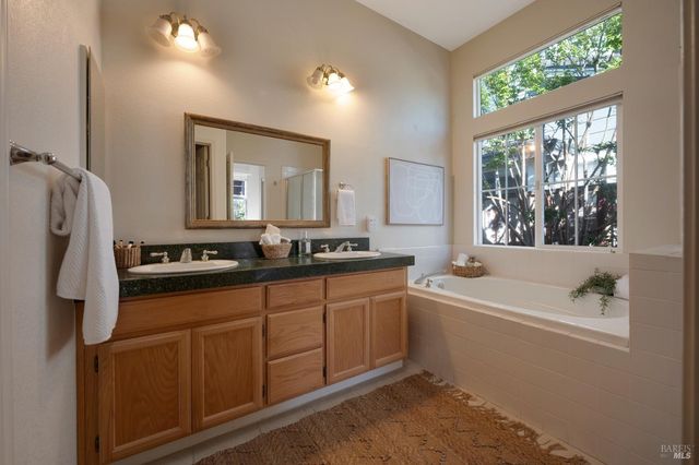 956 Allen St, Petaluma, CA 94954