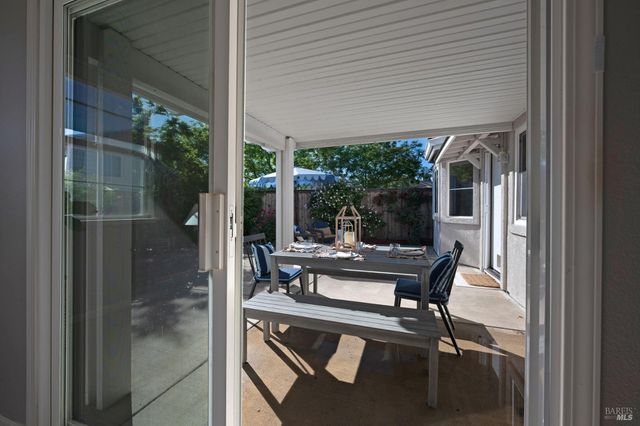 956 Allen St, Petaluma, CA 94954