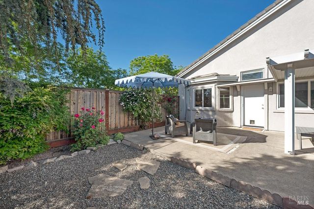 956 Allen St, Petaluma, CA 94954